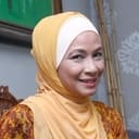 Aida Khalida als Ibu