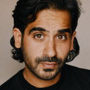 Tanju Bilir als Isaac