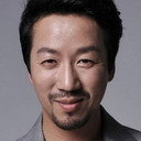 정경훈 als Captain Hwang