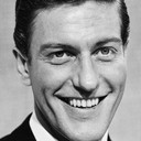 Dick Van Dyke als Mr. Bloomsberry (voice)