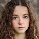 Ariella Glaser als Irène Aged 11