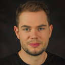 Adam Gradowski als Asystent Łukasza