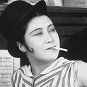 伊達里子 als Yoshie, Jiro's wife
