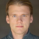 Jonas Olsen als Arne