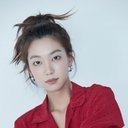 이호정 als Girl with Rifle