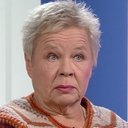 Ulla Tapaninen als Sosiaalivirkailija