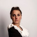 Lucy Pearman als Sister Peanut