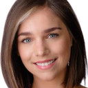 Emily Perry als Lauren Beckwith