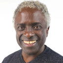 Eduardo Silva als Pai