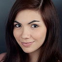 Naiia Lajoie als Vanessa / Nurse Betty