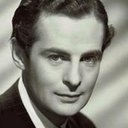 Derek Bond als Sir Christopher Lenhurst