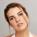 Julia Lara als Sara