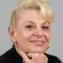 Sevim Çalışgir als Kadın Gardiyan