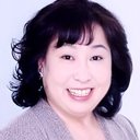 橘ユキコ als Momoe Iwata