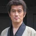 Akihiro Kawatsuru als Kushimoto Resident