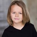 Callum Shoniker als Paul Prescott