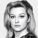 Ivy Holzer als Nancy White