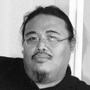 Emmanuel Dela Cruz als F. Sionil Jose