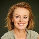 Jessica Kosmalla als Töpfereichefin