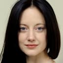 Andrea Riseborough als Chrissie