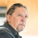 Trent Avvenire als Charlie