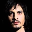 Cláudio da Silva als Timothy Sanders