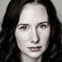 Eloise Black als Sarah