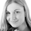 Chloé McNeil als Daphné