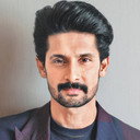 Ravi Dubey als Lakshman
