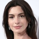 Anne Hathaway als Dream Agent