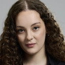 Merve Ateş als Efsun