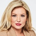 Claudia Liptai als Post Office Woman