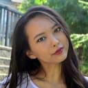 Julie Tao als Asian College Student