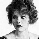 Charlotte Stevens als Molly Jones