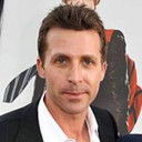 Jason Filardi als Paramedic