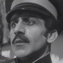 შალვა ხუსკივაძე als Khan Girei