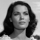 Eva Martino als Lucrecia