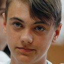 Alfons Luc Persson als Leo