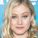 Olivia Taylor Dudley als Skyler