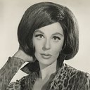 Fenella Fielding als Valeria Watt