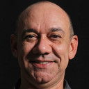 Frank Menezes als Padre Cícero