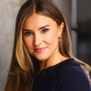 Suzanne Pereira als Sandy