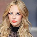 Jacqueline Cereceres als Swiss Miss