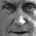 Jeanne Lobre als Anna, la bonne