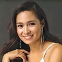Elora Españo als Domingo's Wife