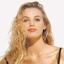 Joanna Rhodes als Paris Friend