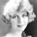 Violet La Plante als Pansy Price