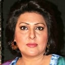 Navneet Nishan als Yashpal's Mother