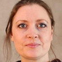 Solveig Kallenbach als Fru Rum, ansat hos Agnes
