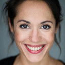 Candice Hugo als Géraldine